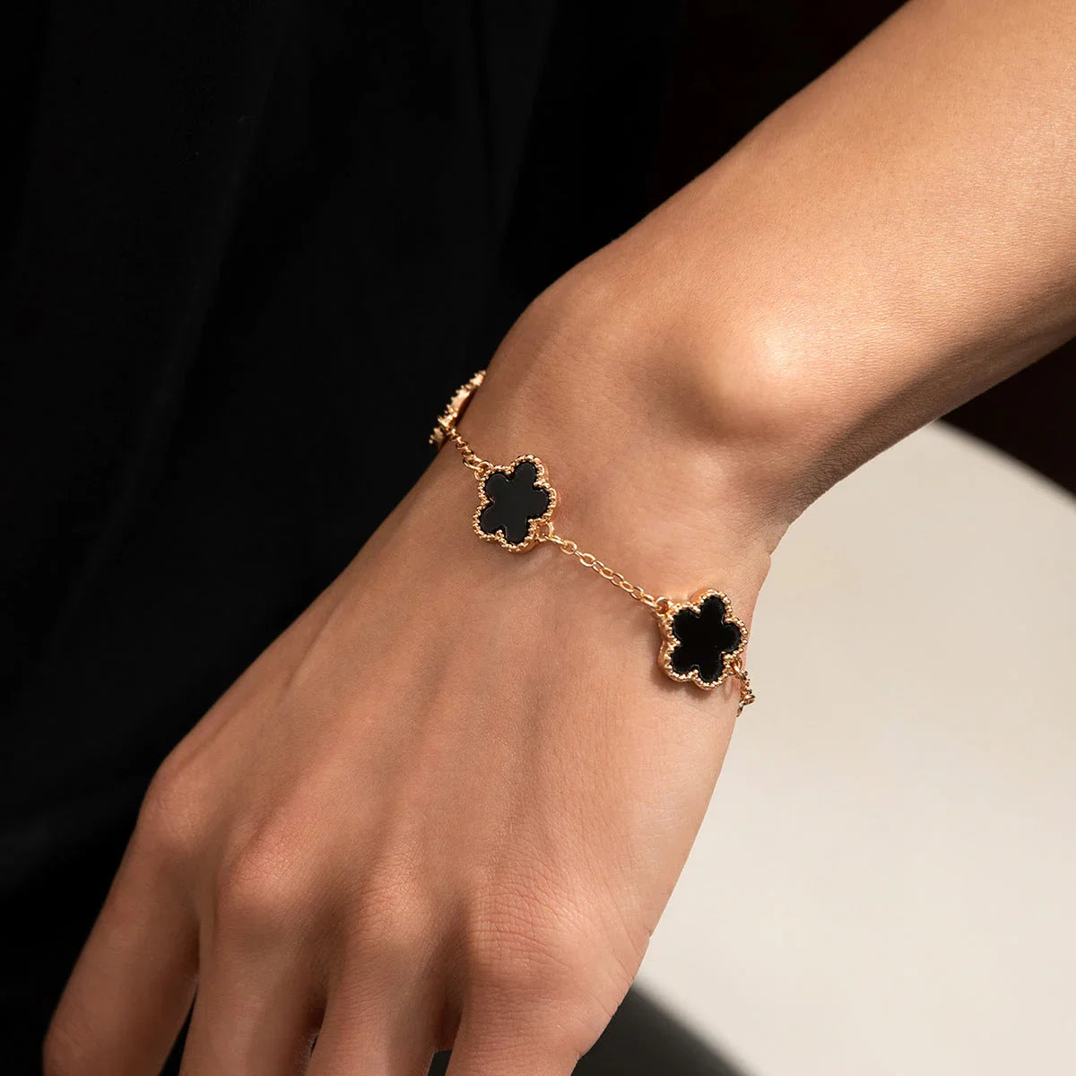 Men's Five-Leaf Flower Bracelet FlowBorder